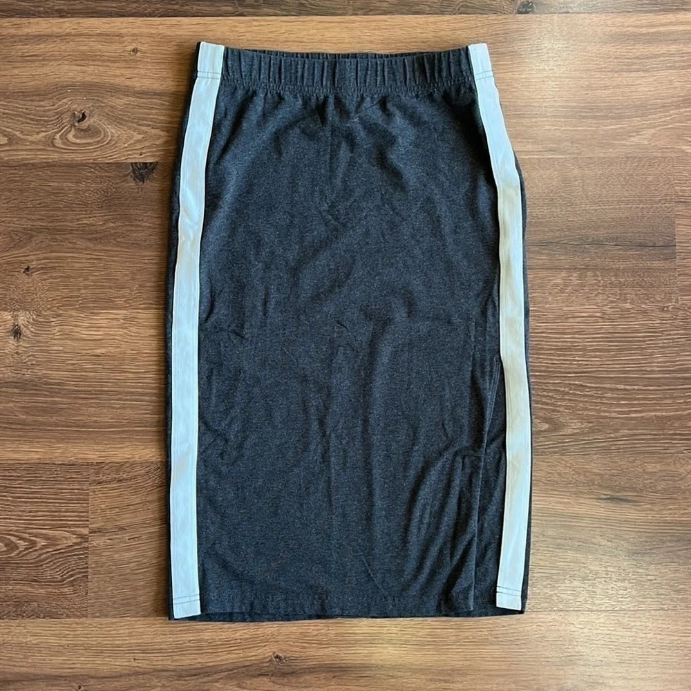 Aritzia TNA Clearwater Jersey Skirt in Charcol